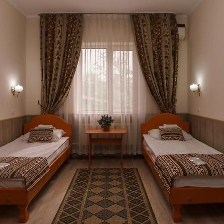 Alpinist Hotel Bishkek Exterior photo
