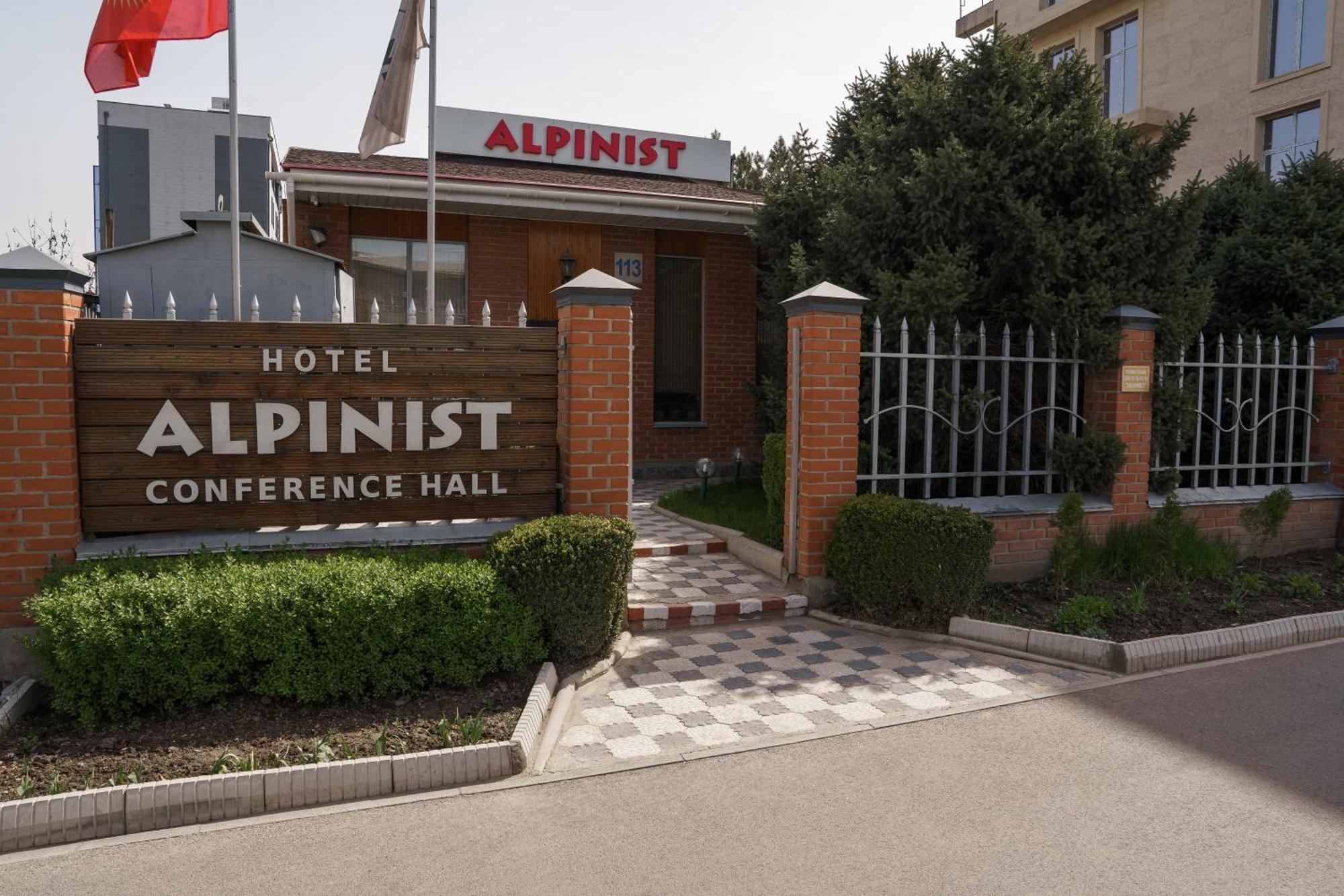 Alpinist Hotel Bishkek Exterior photo