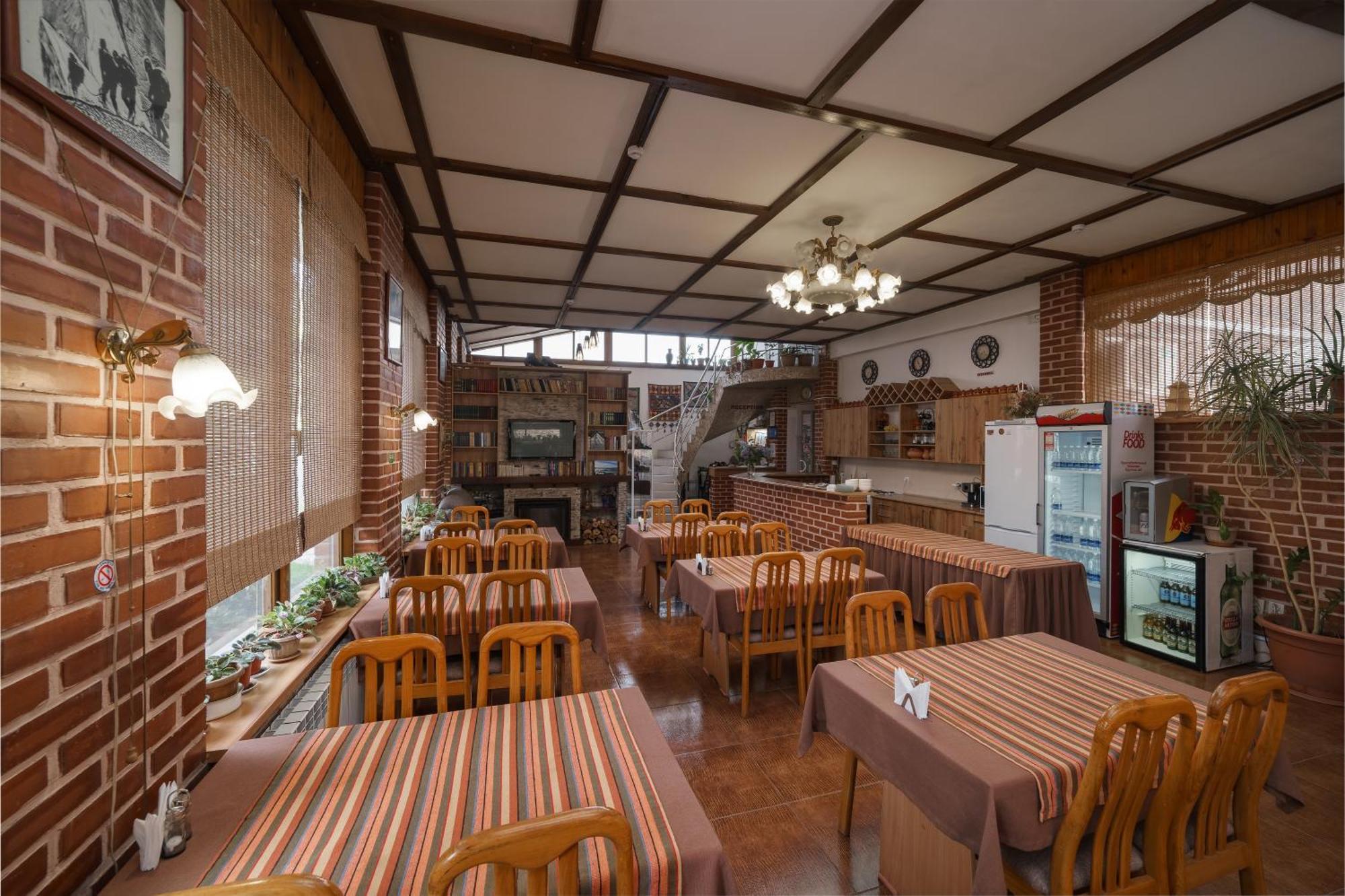 Alpinist Hotel Bishkek Exterior photo