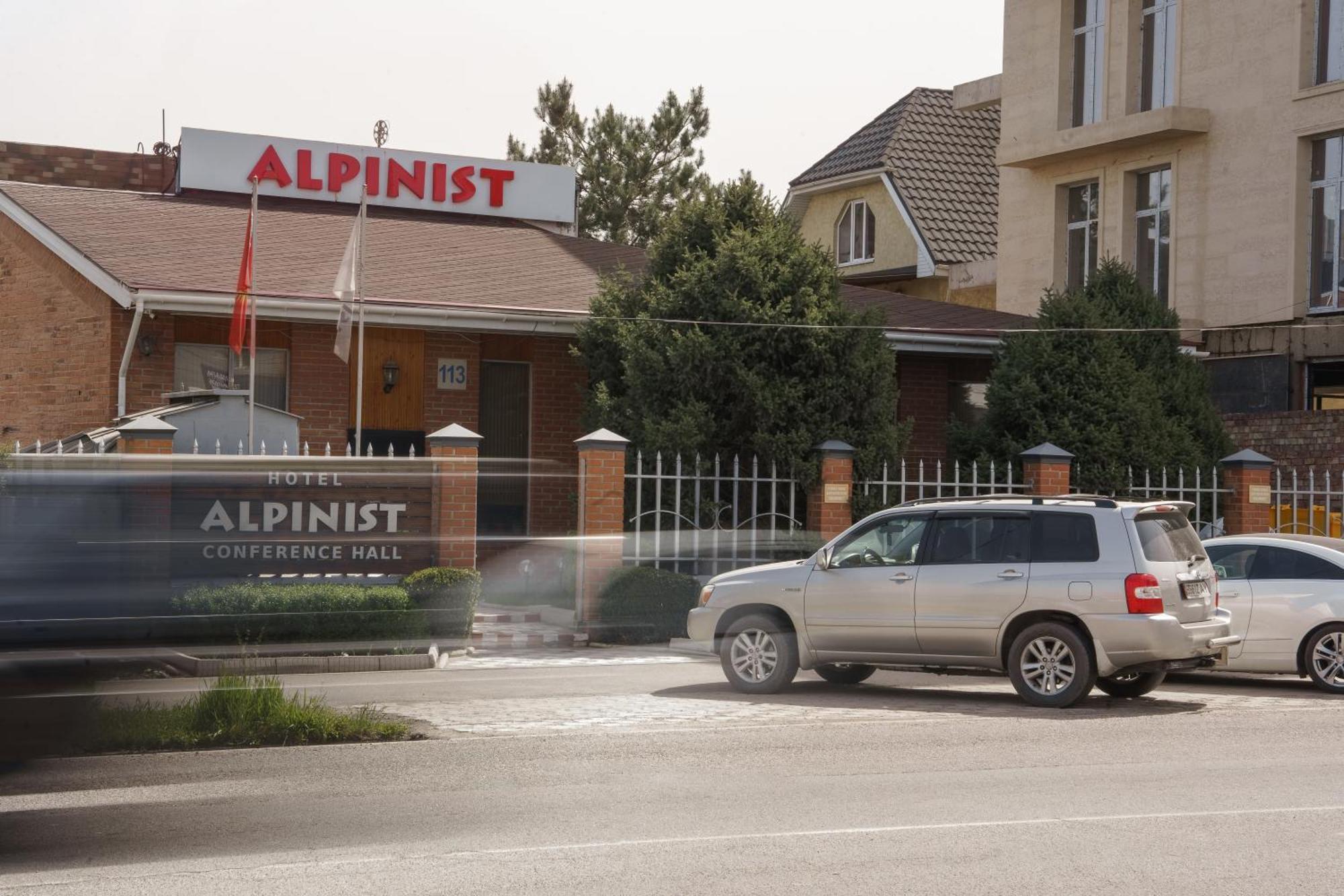 Alpinist Hotel Bishkek Exterior photo