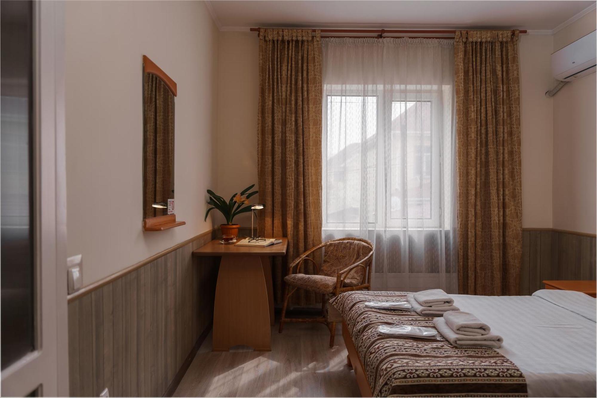 Alpinist Hotel Bishkek Exterior photo