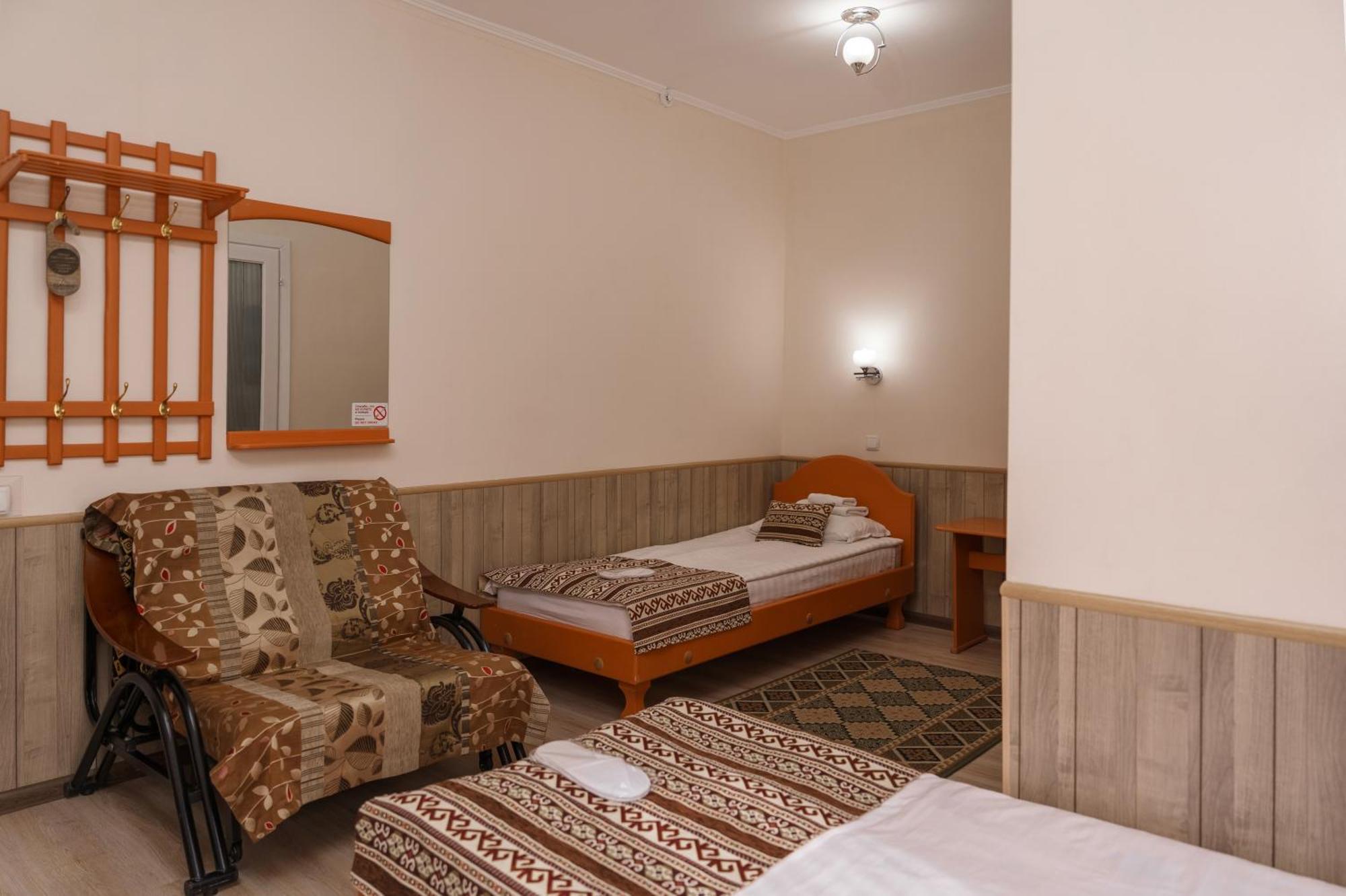 Alpinist Hotel Bishkek Exterior photo