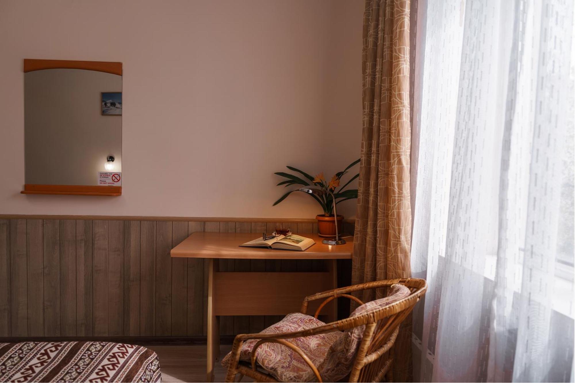 Alpinist Hotel Bishkek Exterior photo